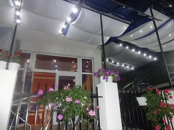 Albatros 2 Family 2*