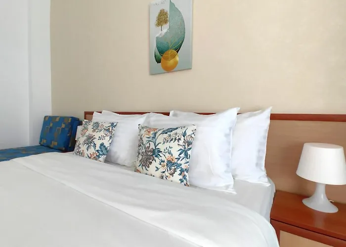 Albatros 2 Family Отель 2*