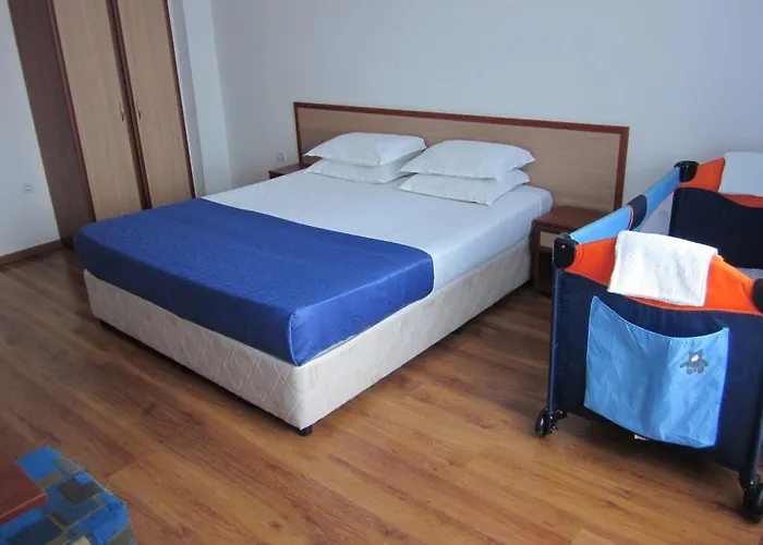 Отель Albatros 2 Family 2*